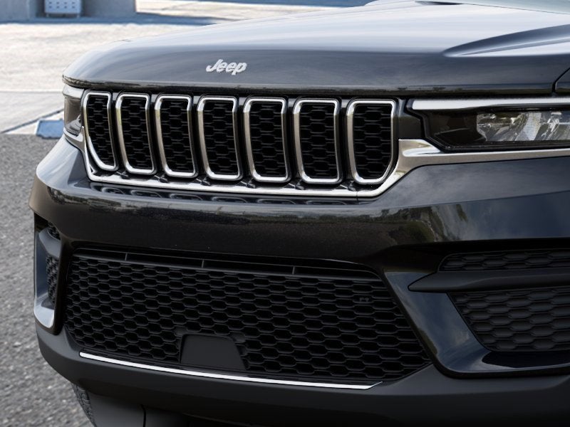 2025 Jeep Grand Cherokee Base
