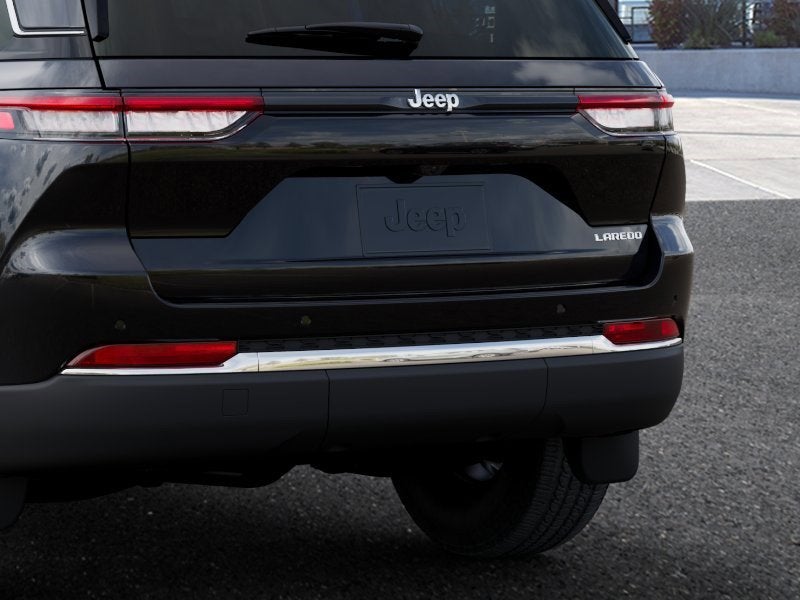 2025 Jeep Grand Cherokee Base