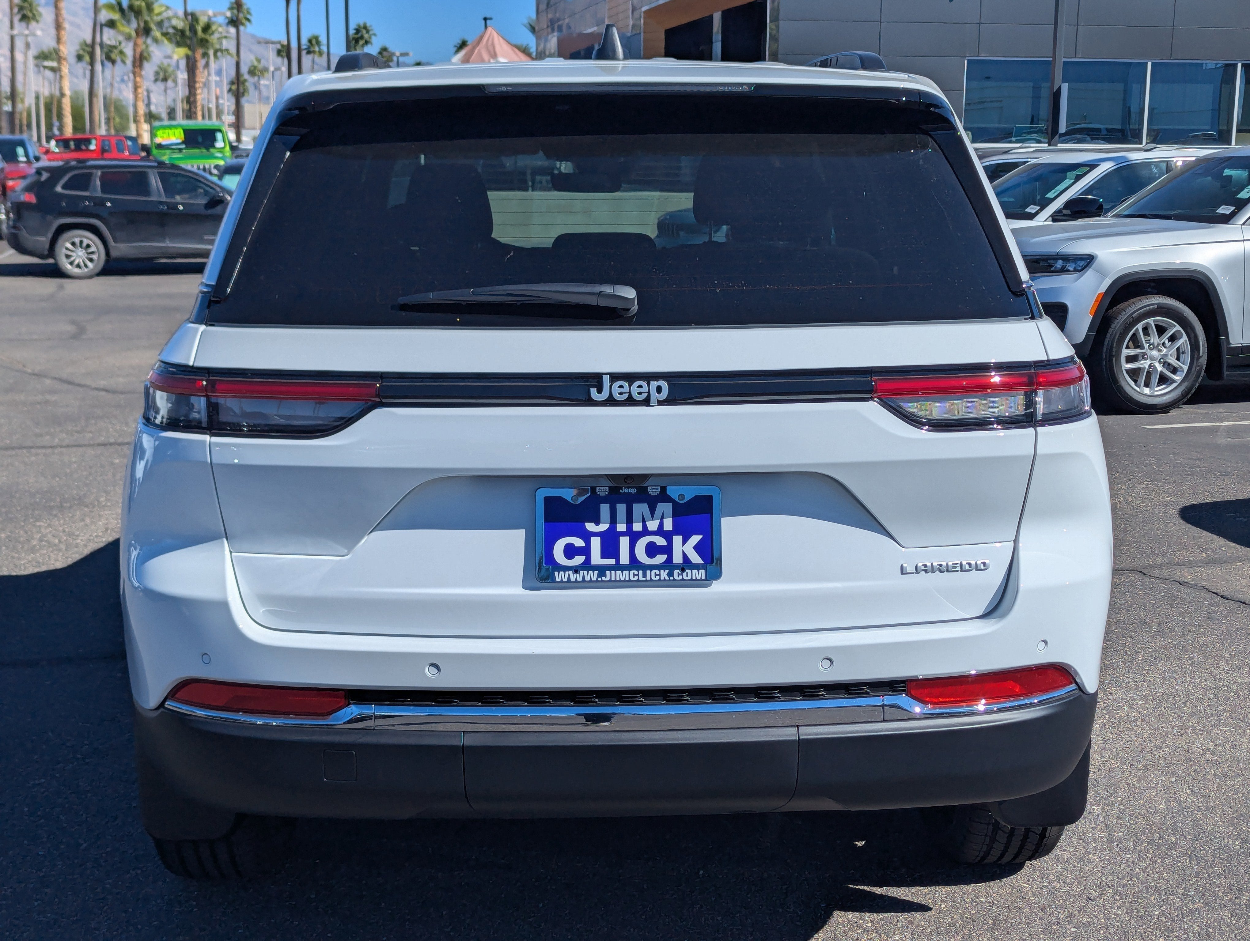 2025 Jeep Grand Cherokee Laredo