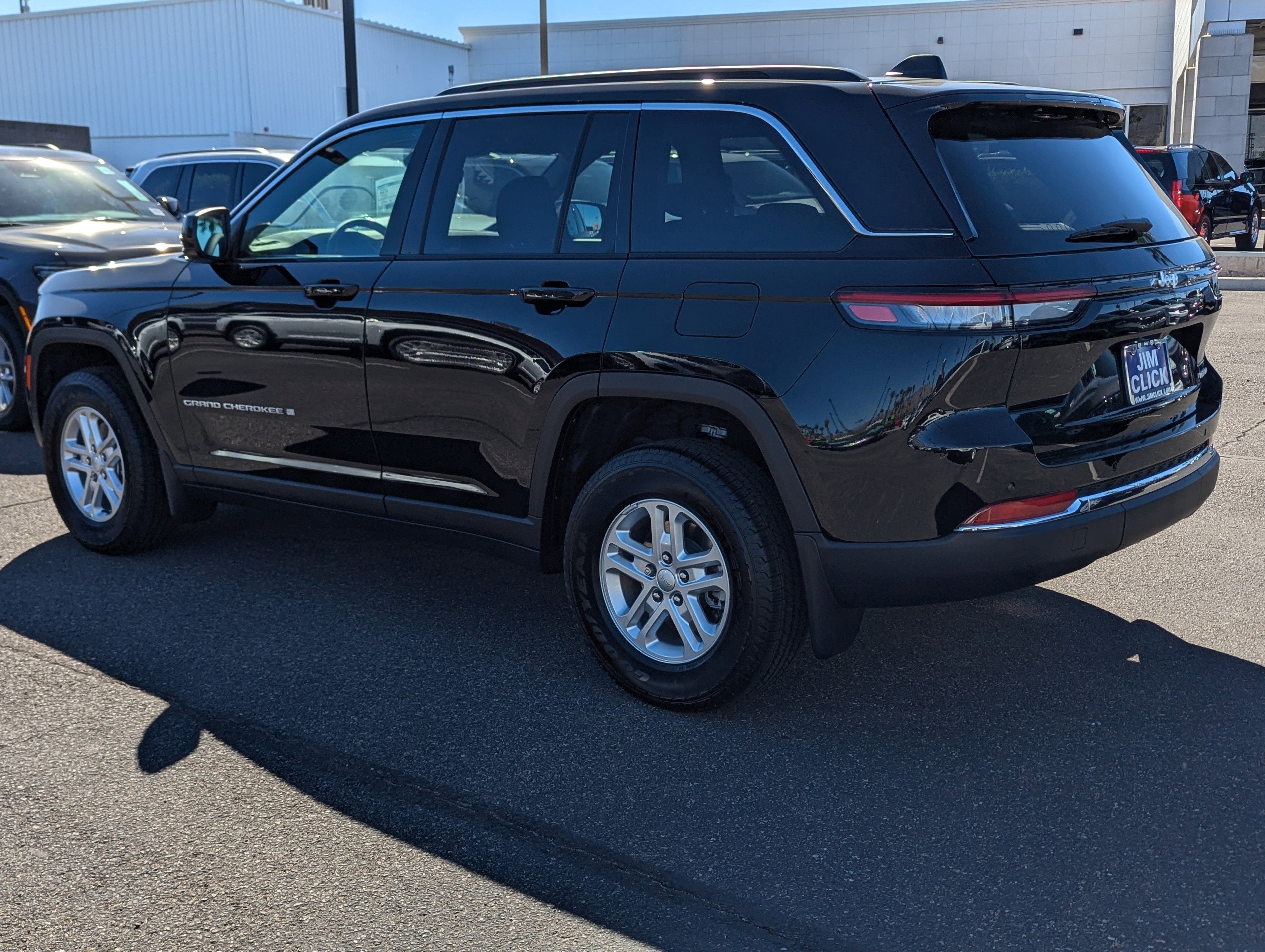 2025 Jeep Grand Cherokee Laredo