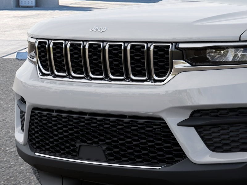 2025 Jeep Grand Cherokee Base