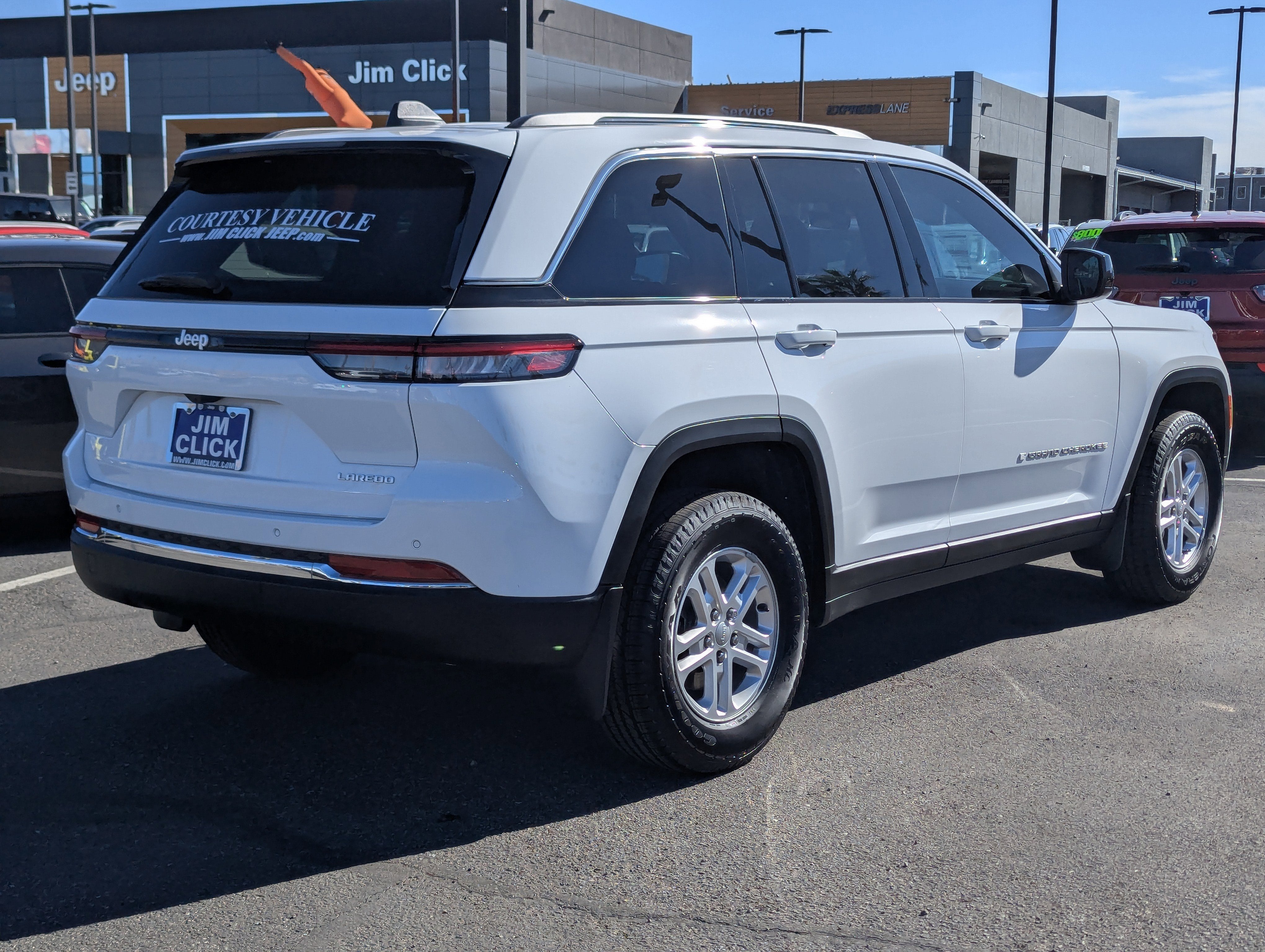 2025 Jeep Grand Cherokee Laredo