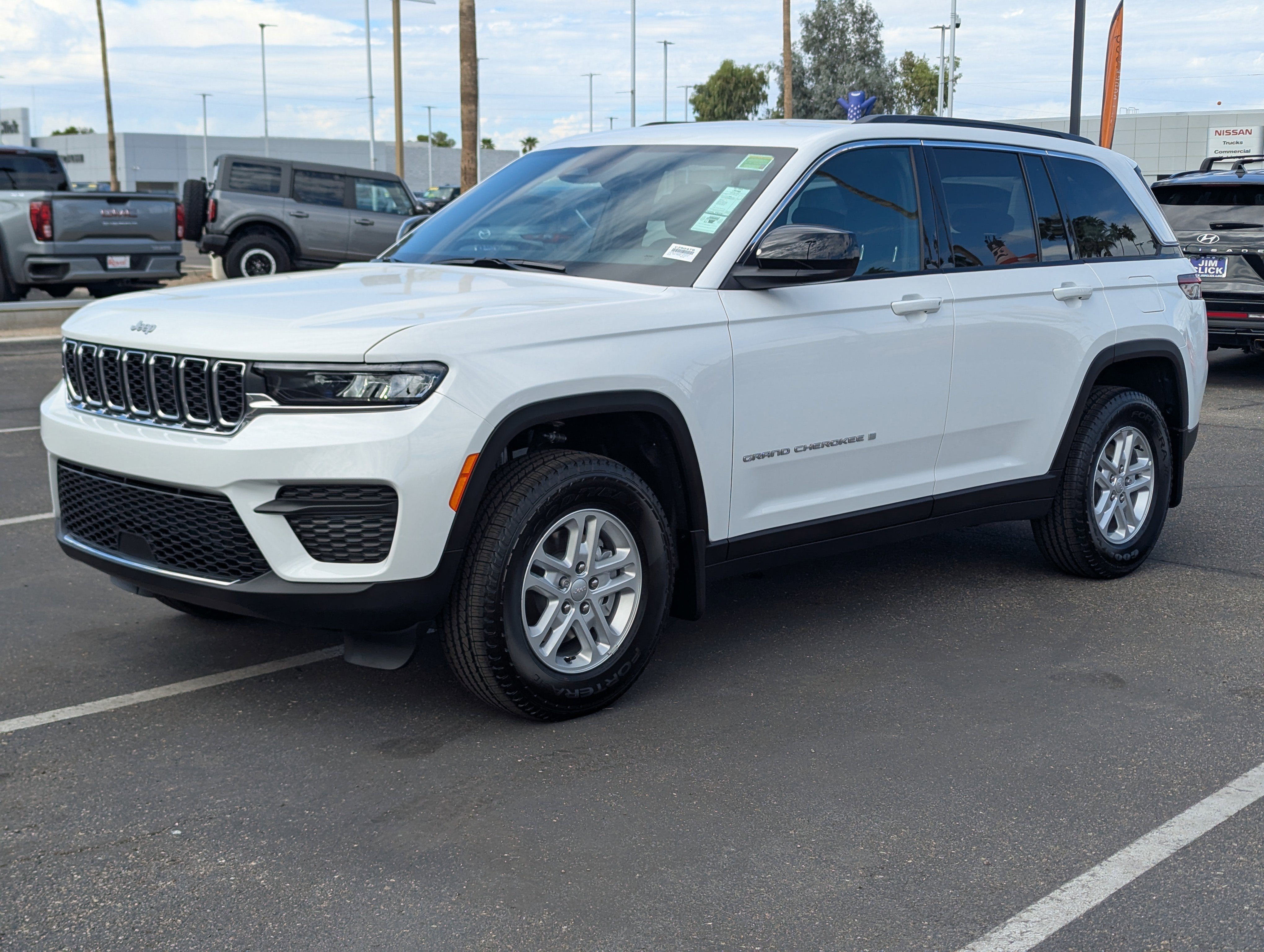 2025 Jeep Grand Cherokee Laredo