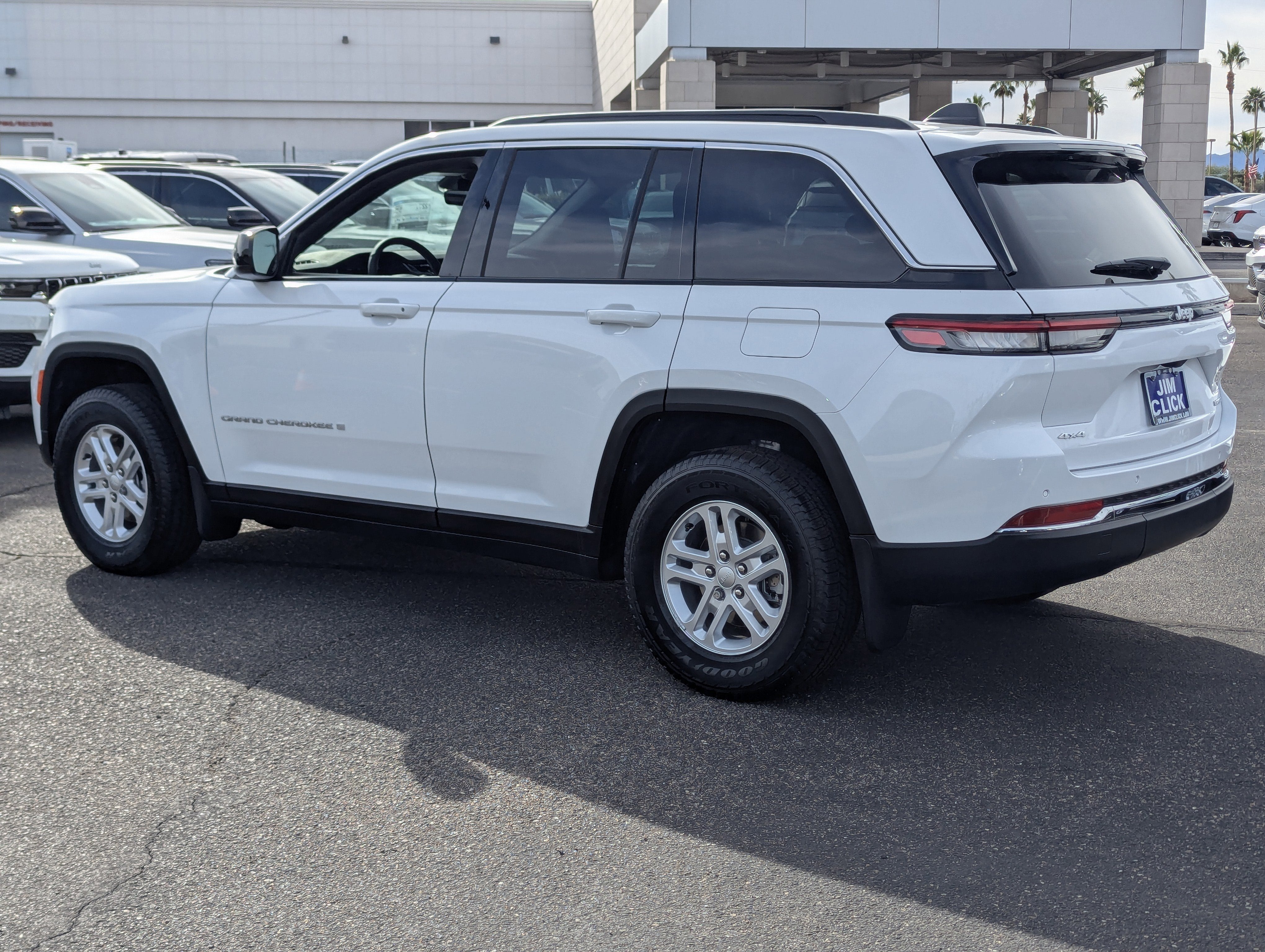 2025 Jeep Grand Cherokee Laredo