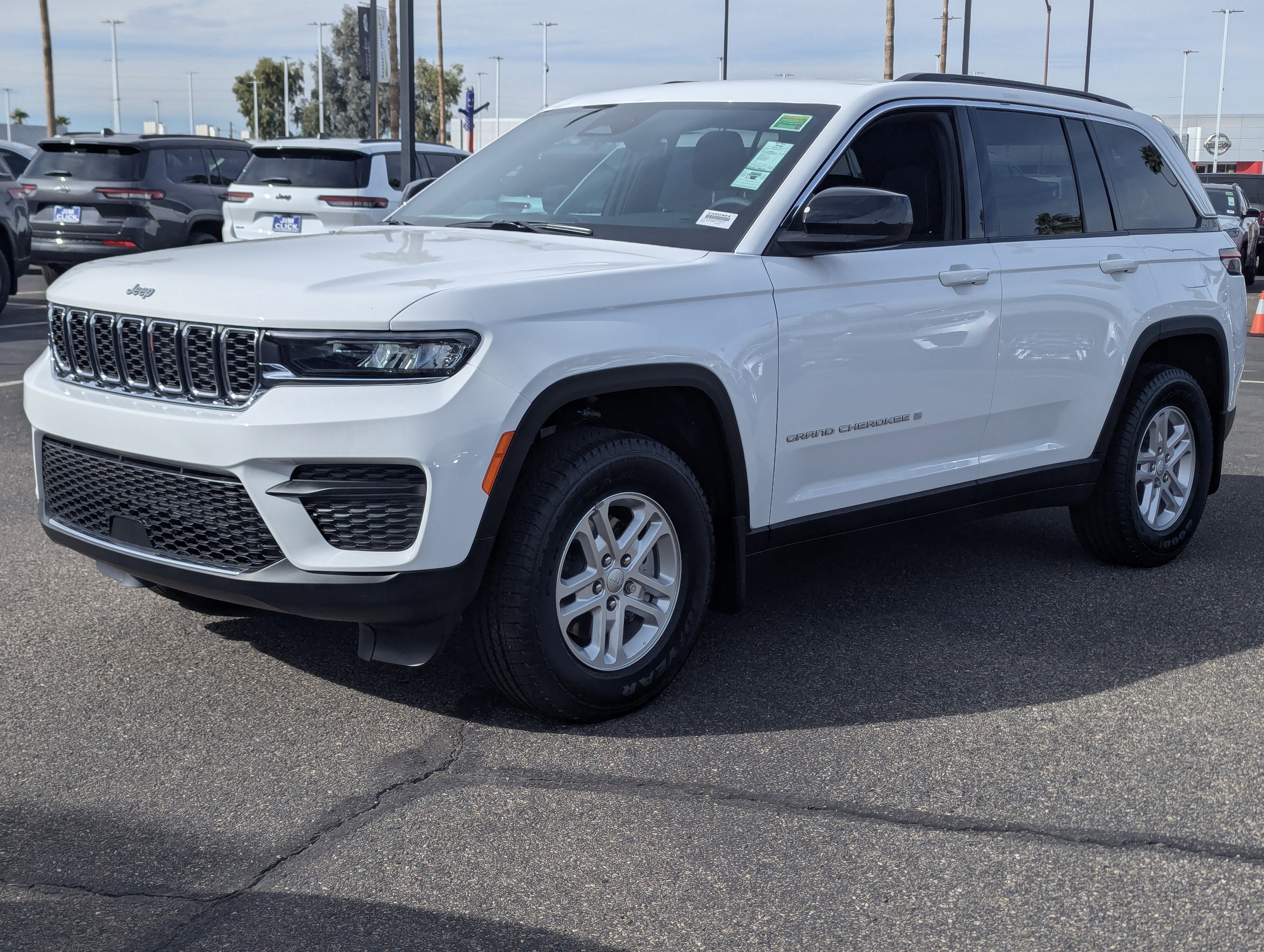 2025 Jeep Grand Cherokee Laredo