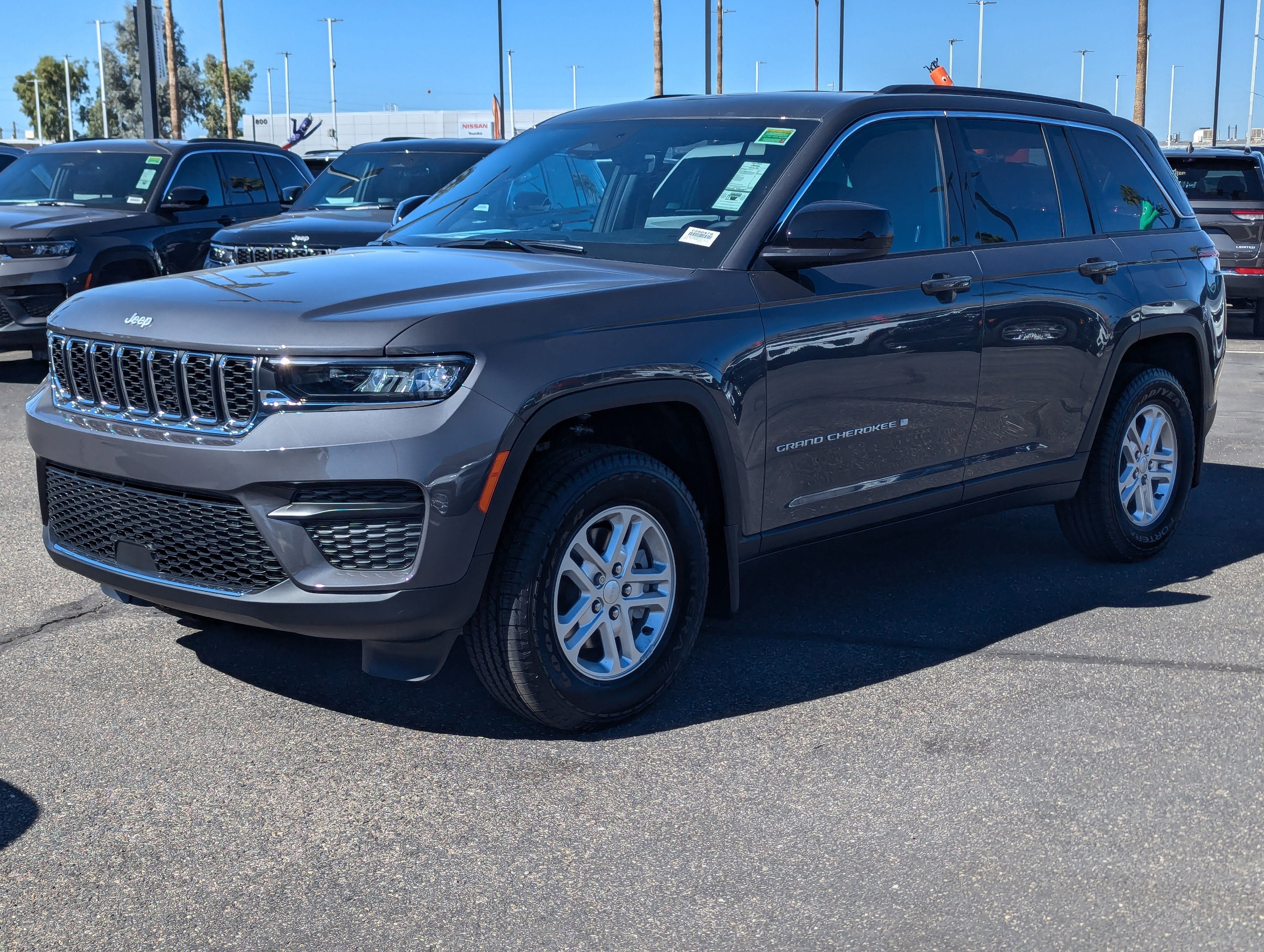2025 Jeep Grand Cherokee Laredo