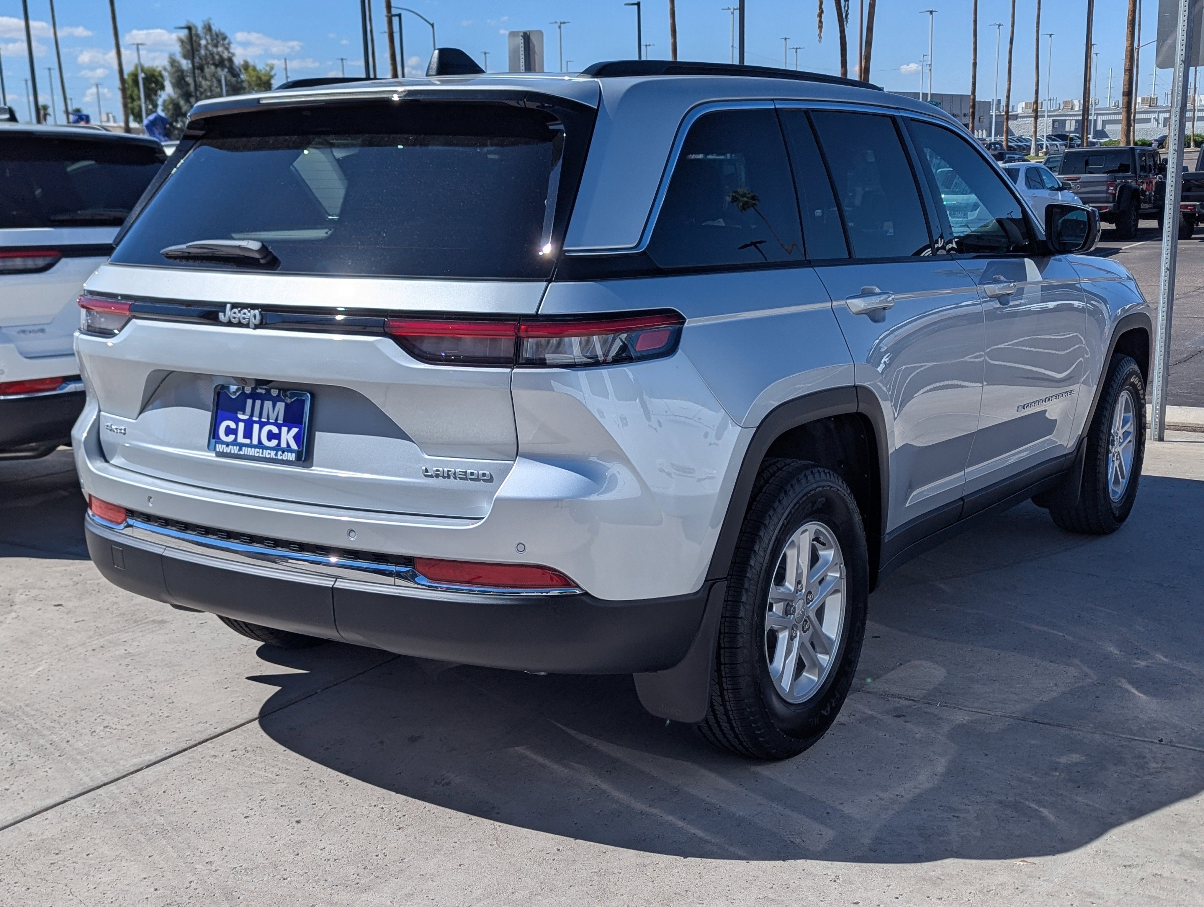 2025 Jeep Grand Cherokee Laredo