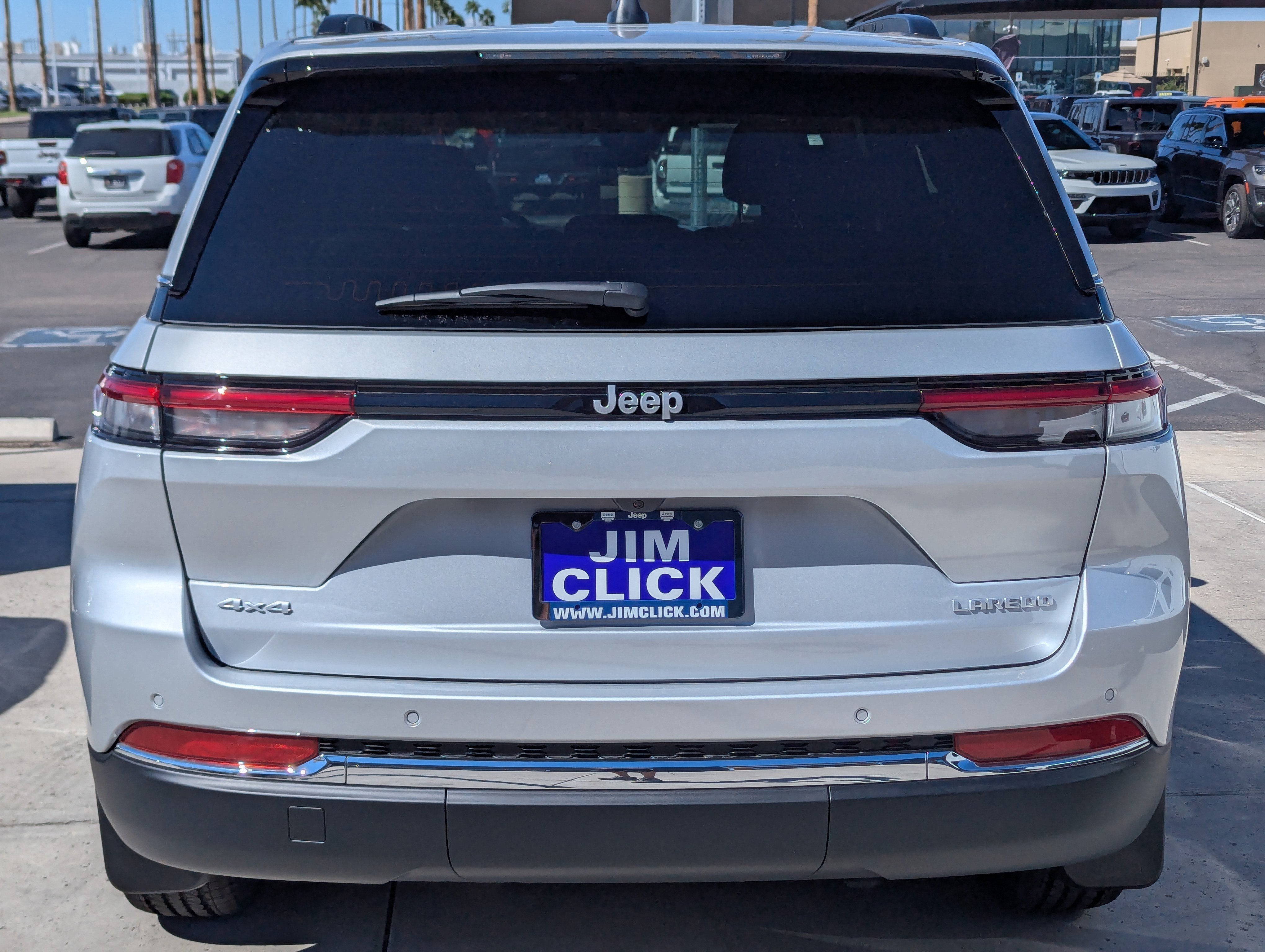 2025 Jeep Grand Cherokee Laredo