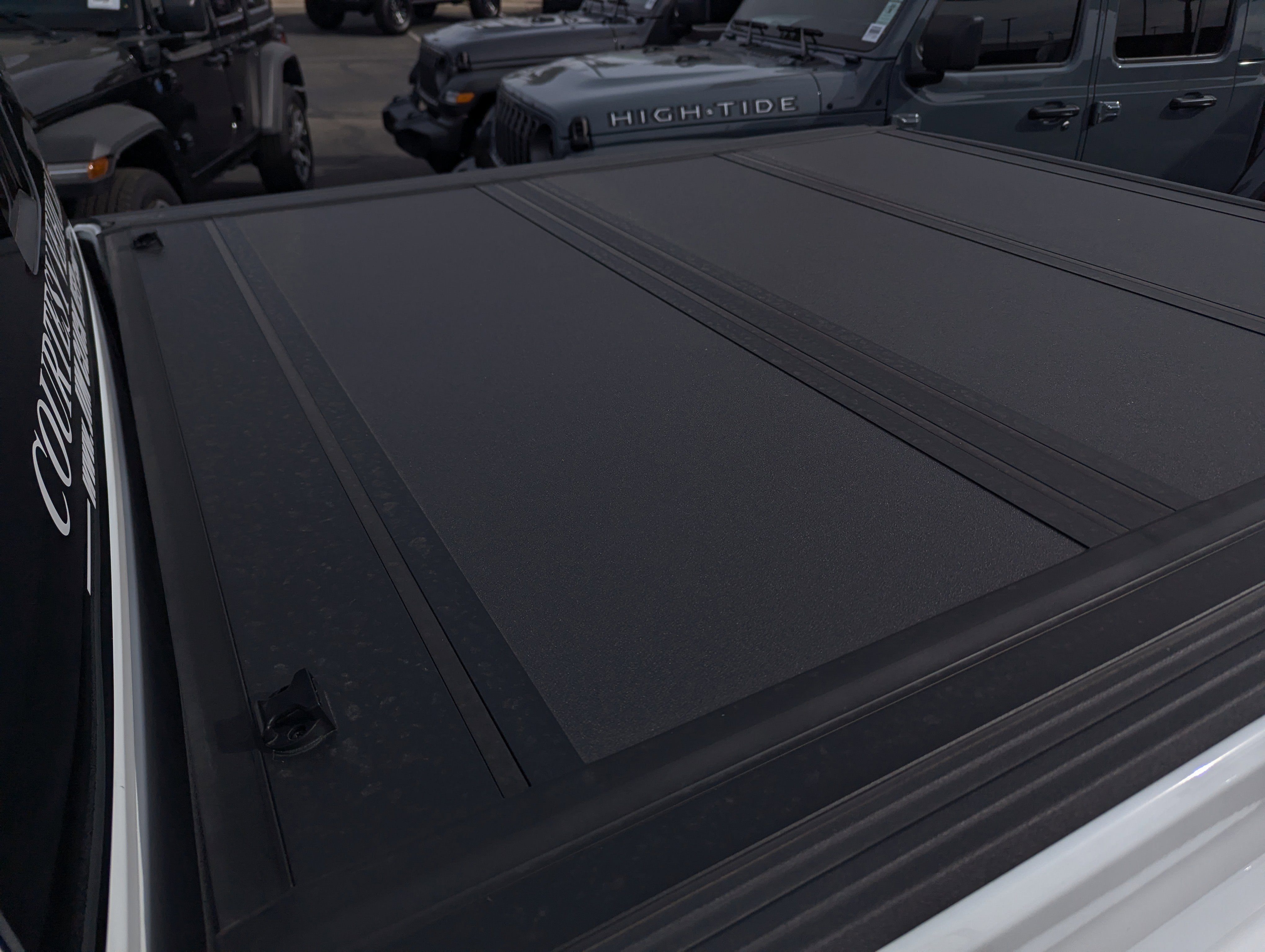 2025 Jeep Gladiator High Tide