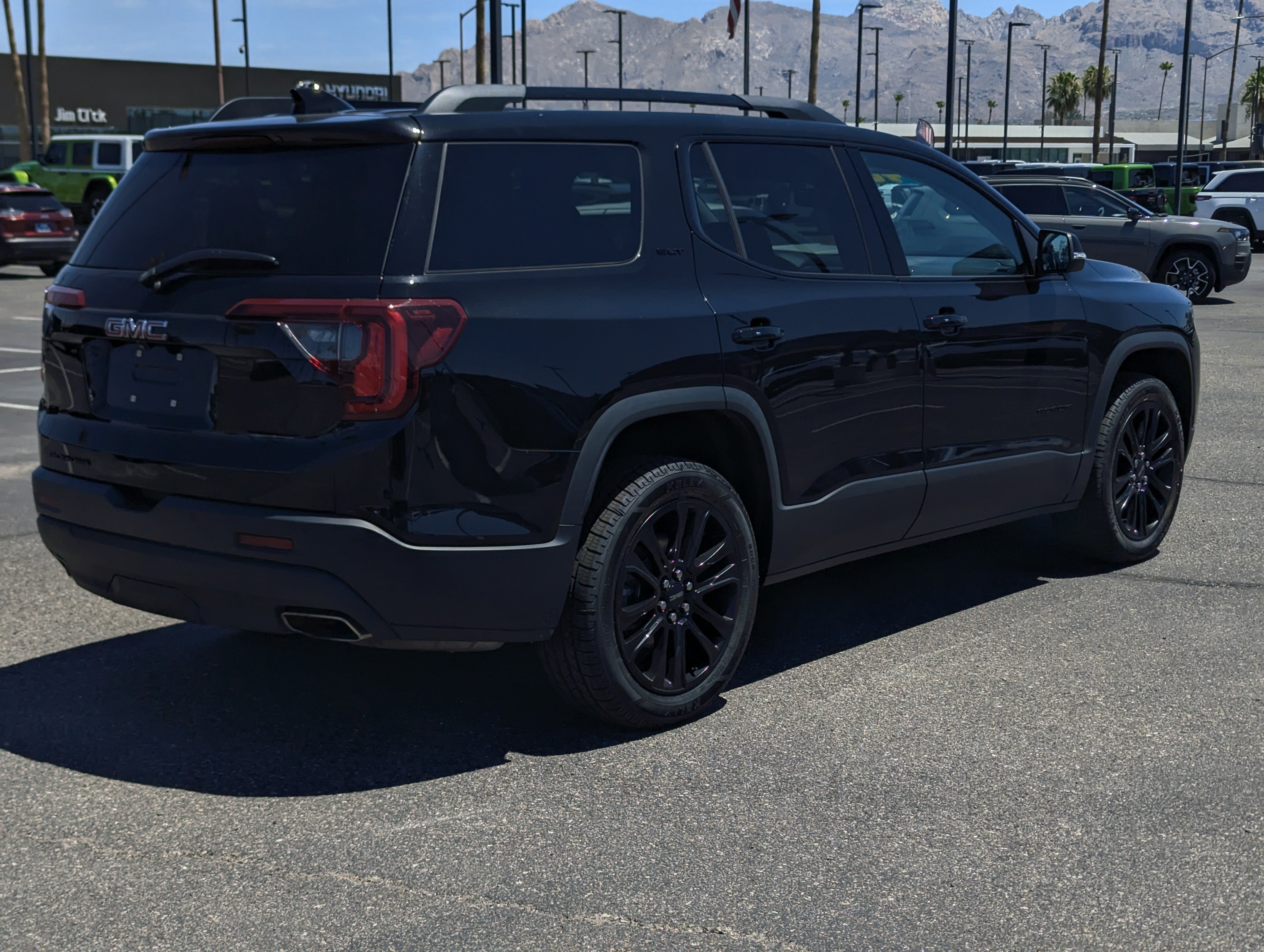 2023 GMC Acadia FWD SLT
