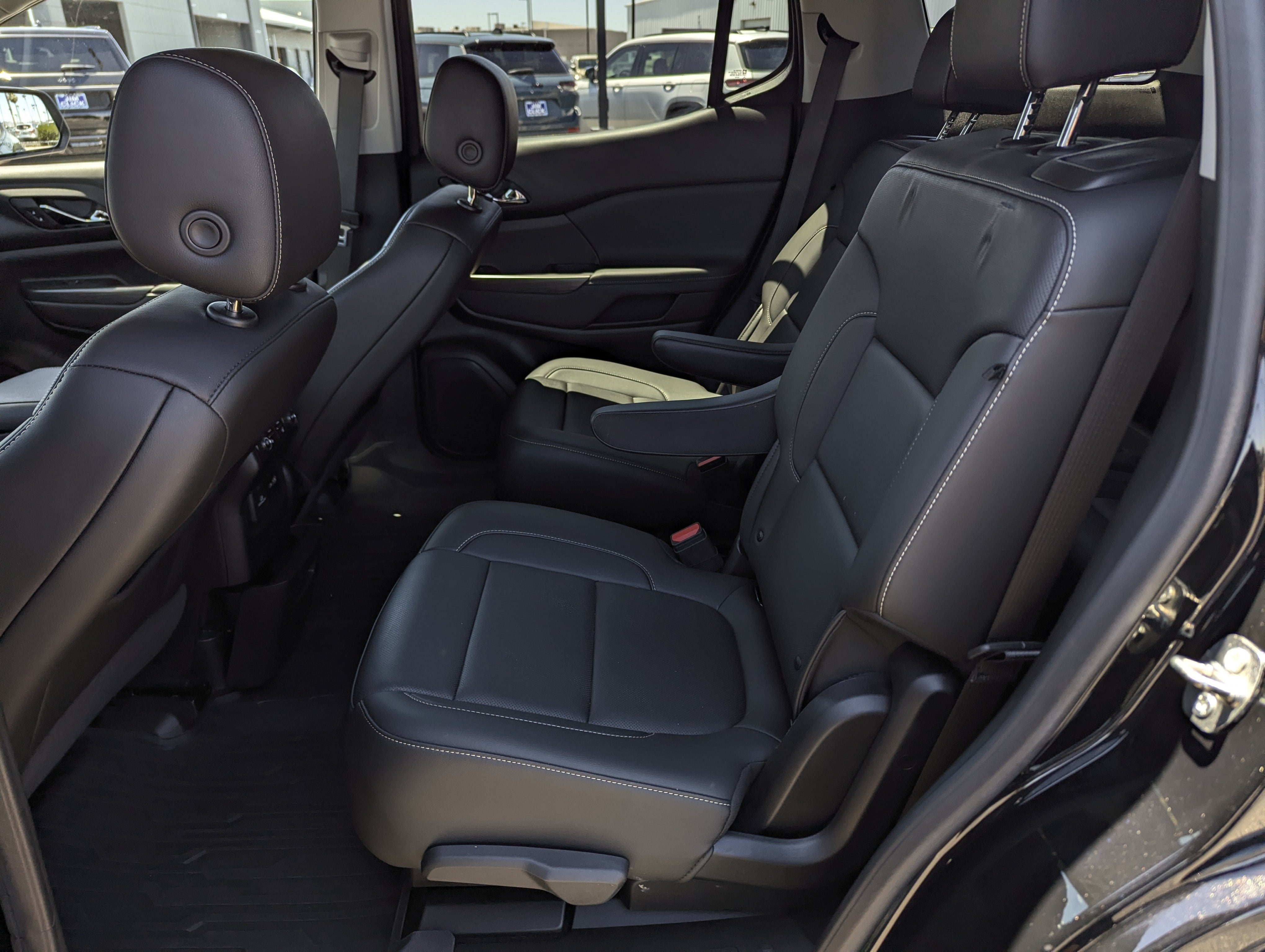 2023 GMC Acadia FWD SLT