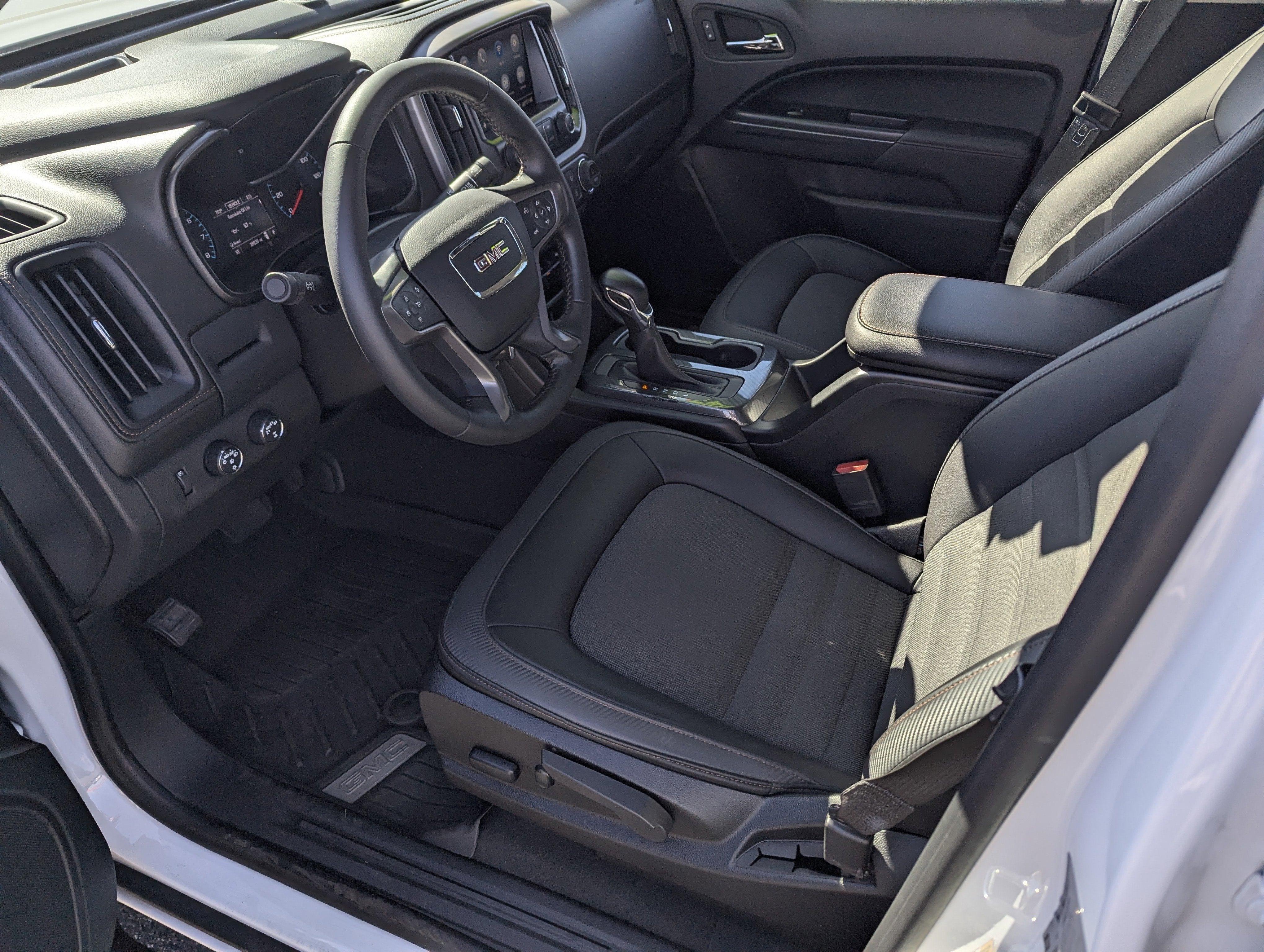 2022 GMC Canyon 4WD AT4 w/Cloth