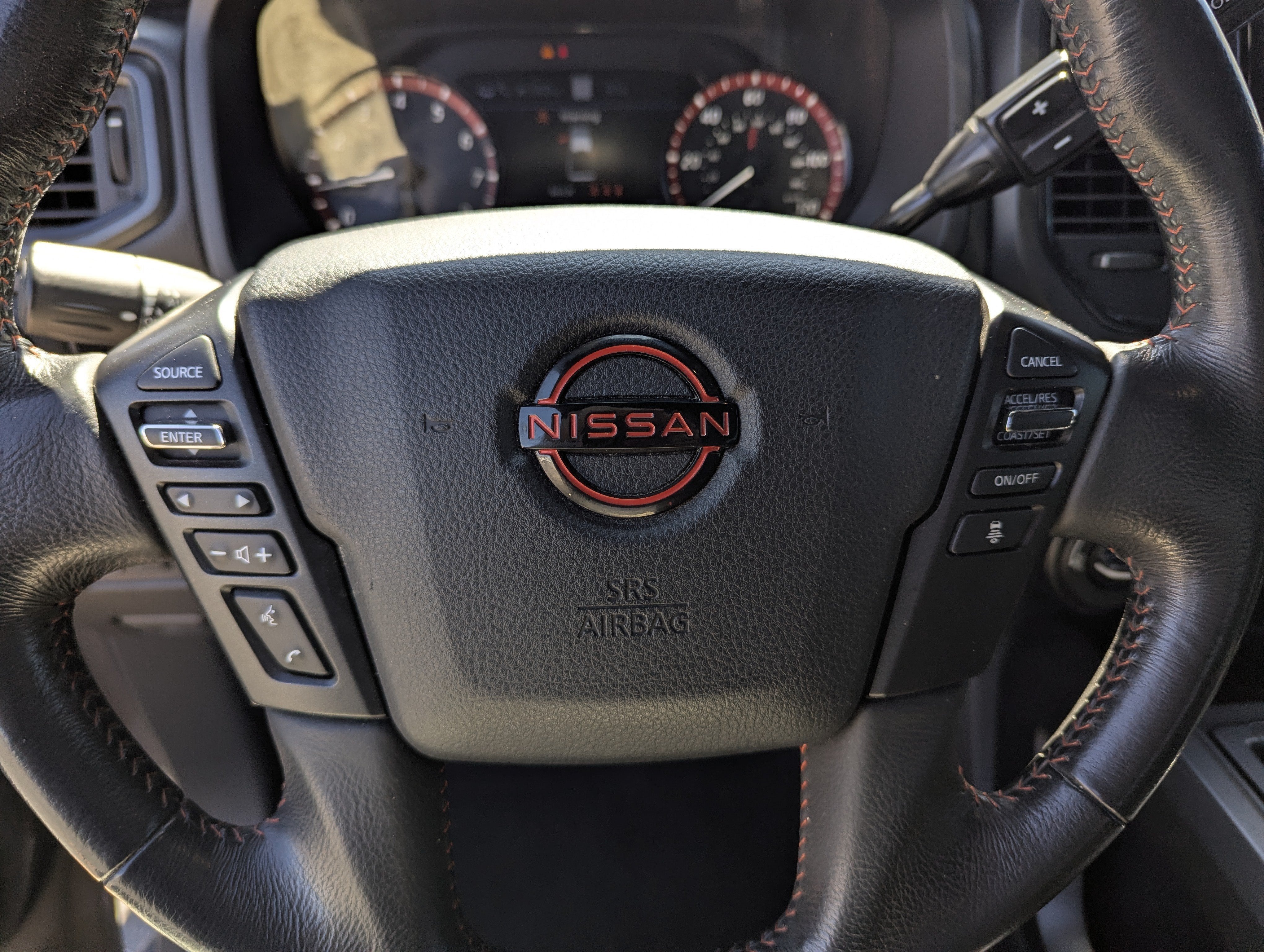 2023 Nissan TITAN Crew Cab PRO-4X 4x4