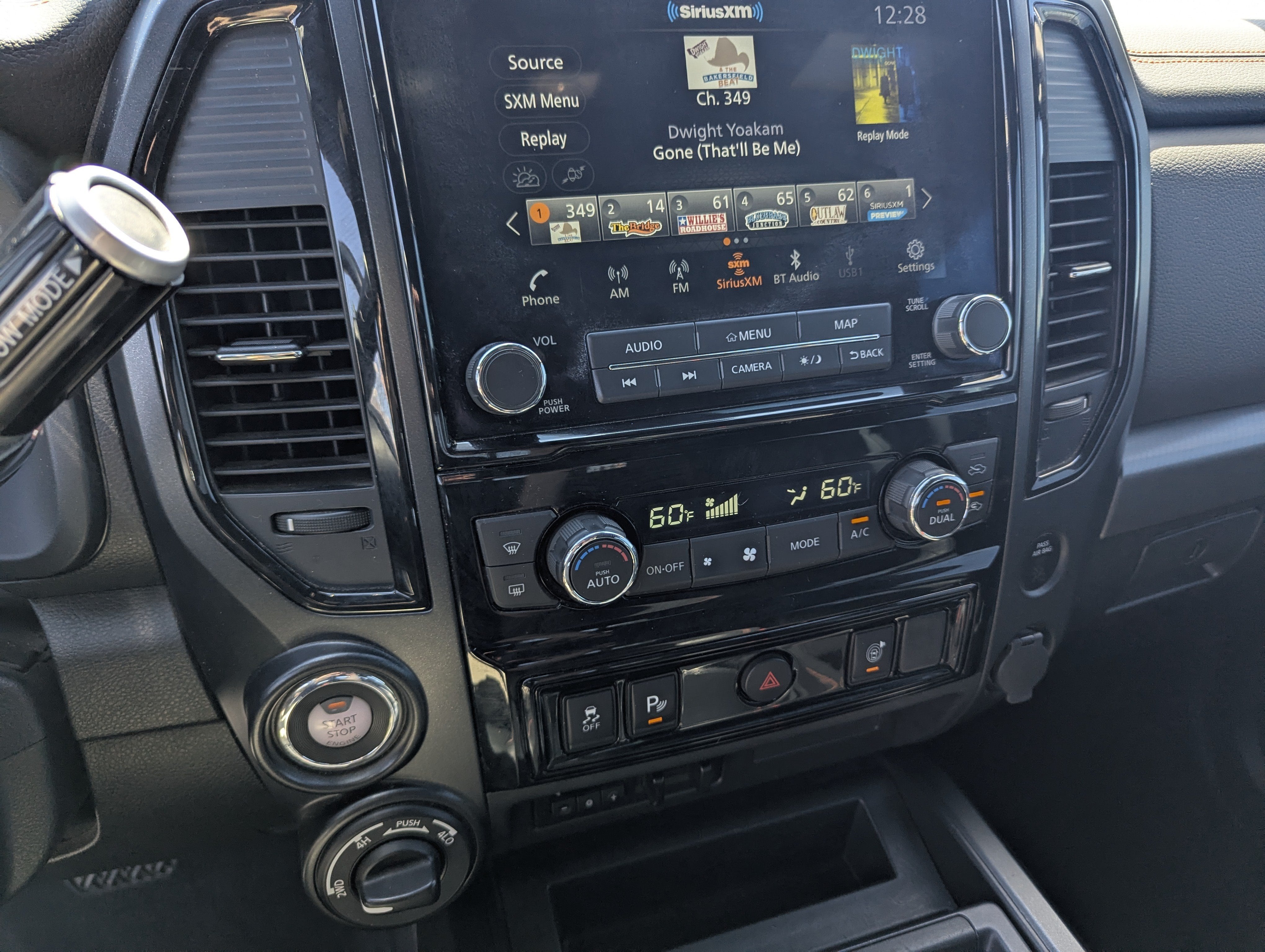 2023 Nissan TITAN Crew Cab PRO-4X 4x4