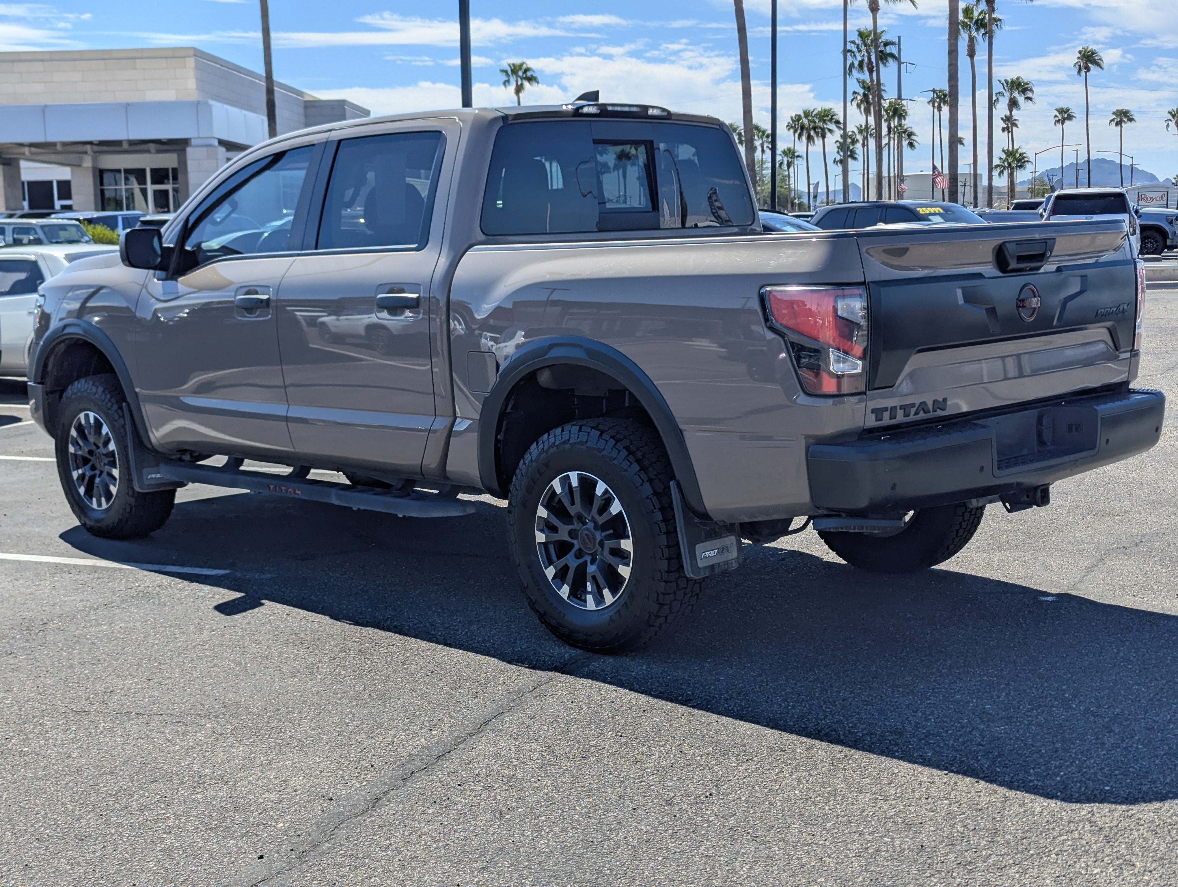 2023 Nissan TITAN Crew Cab PRO-4X 4x4