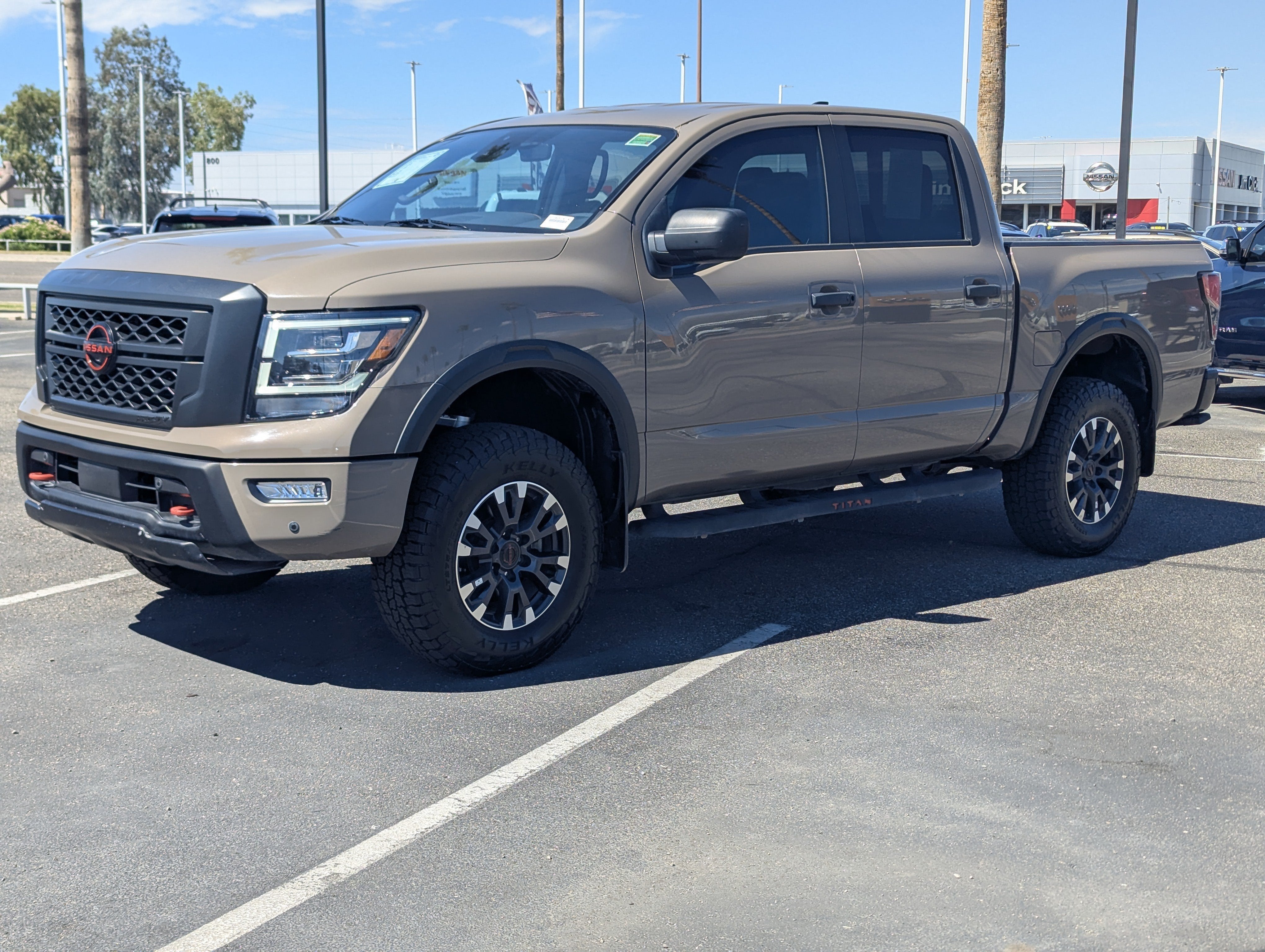 2023 Nissan TITAN Crew Cab PRO-4X 4x4