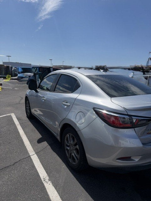 2020 Toyota Yaris Sedan LE