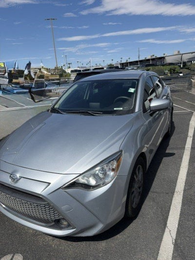 2020 Toyota Yaris Sedan LE