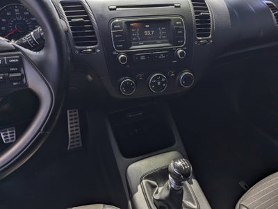 2016 Kia Forte 5-Door SX