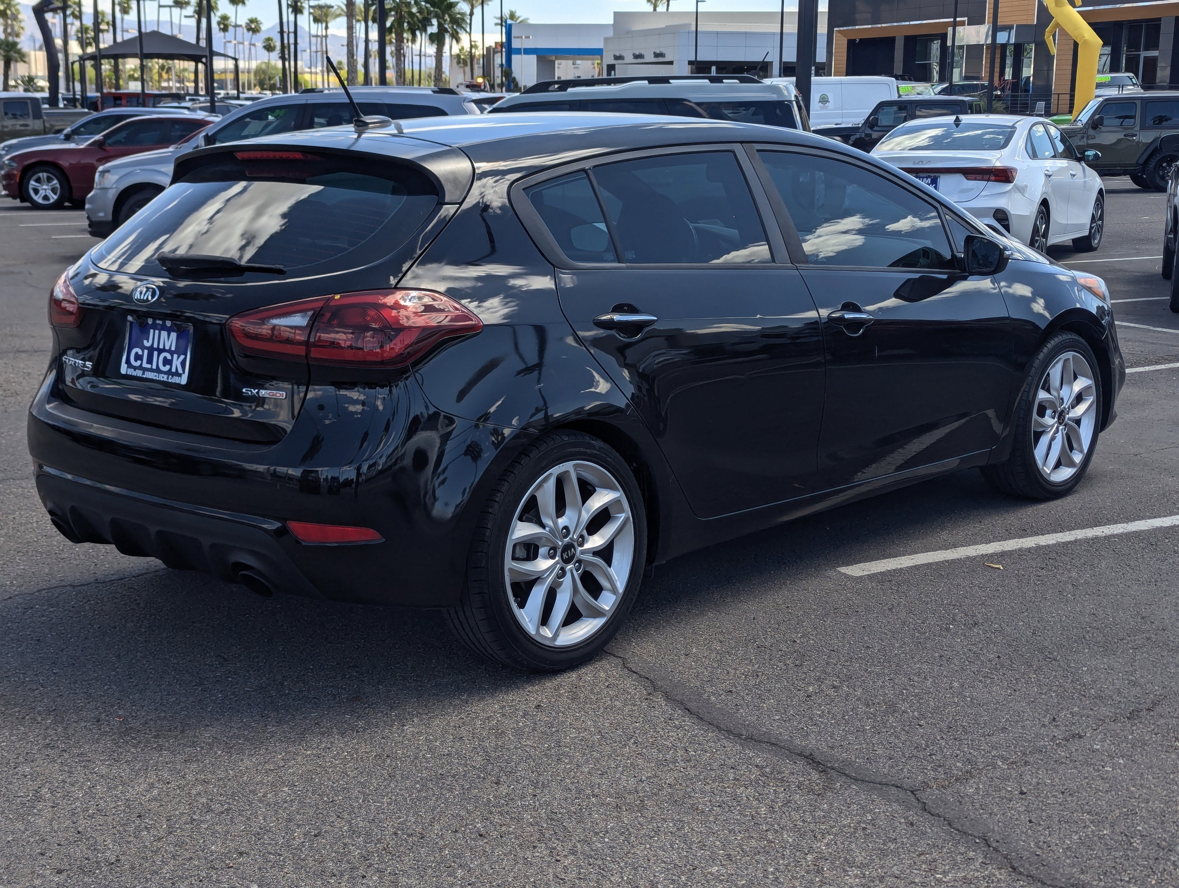 2016 Kia Forte 5-Door SX
