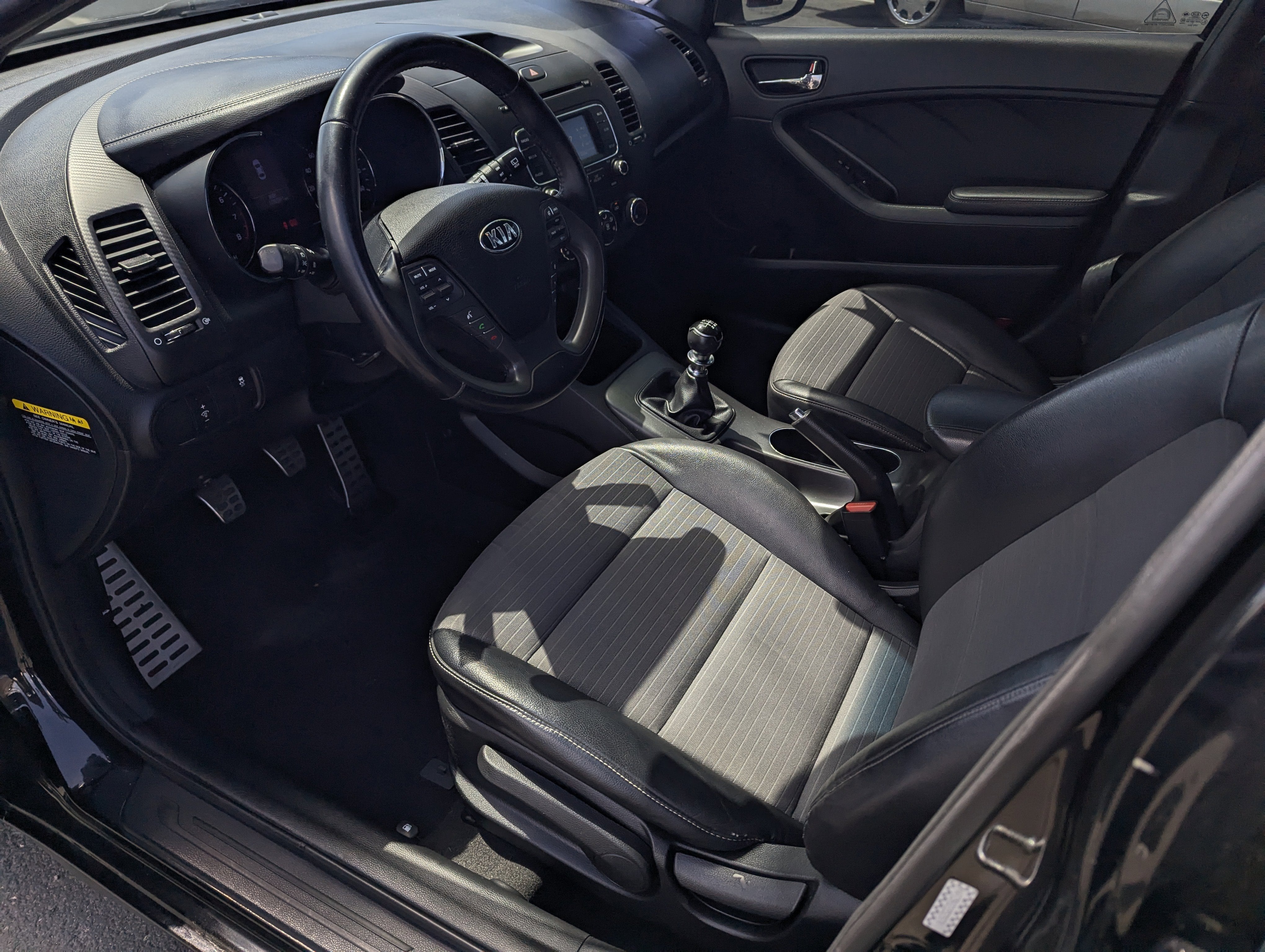 2016 Kia Forte 5-Door SX